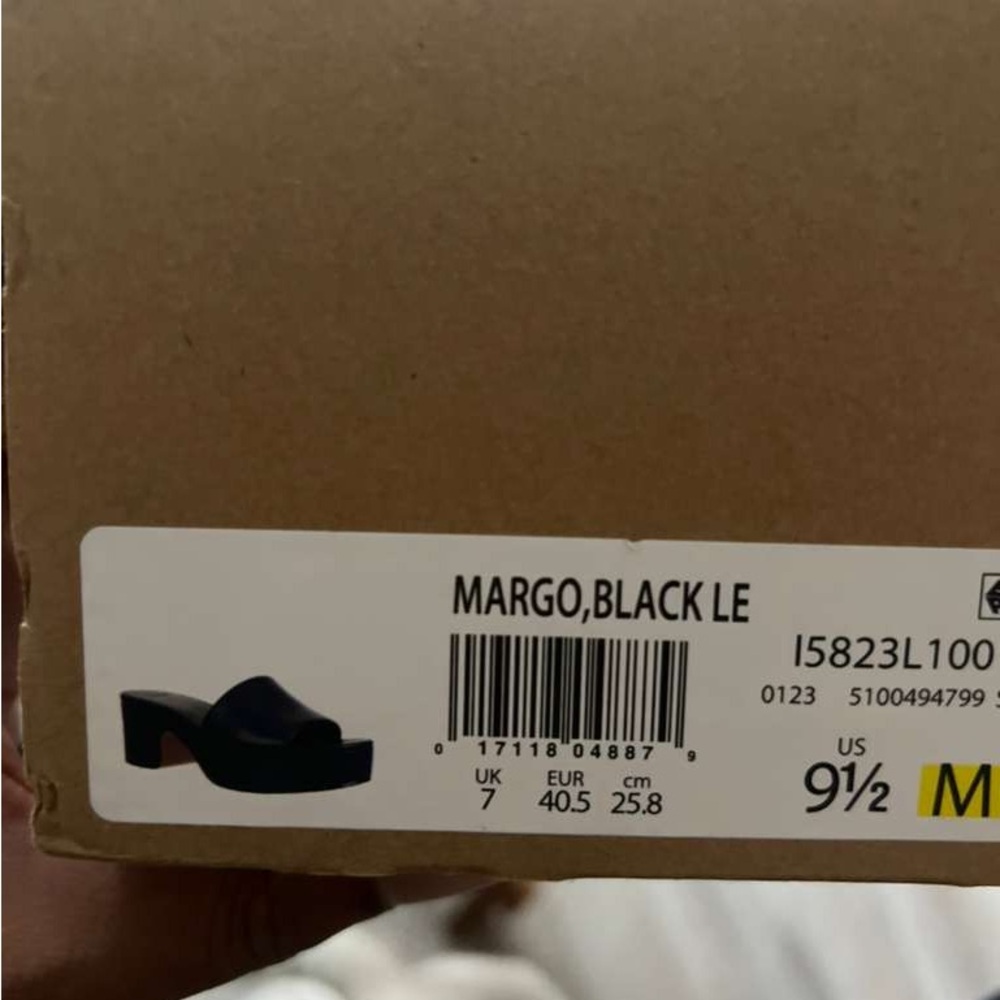Vince Margo Platform sandals , Black leather , Size 9.5, NIB - Picture 9 of 9
